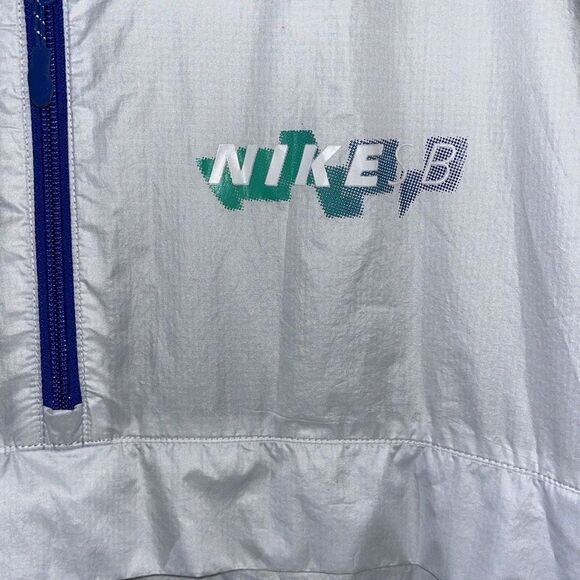 Nike SB Skate Hoodie Hooded Lightweight Pullover Packable White Jacket w/Pouch - Picture 2 of 8